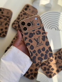 قاب آیفون Louis Vuitton Leopard Golden